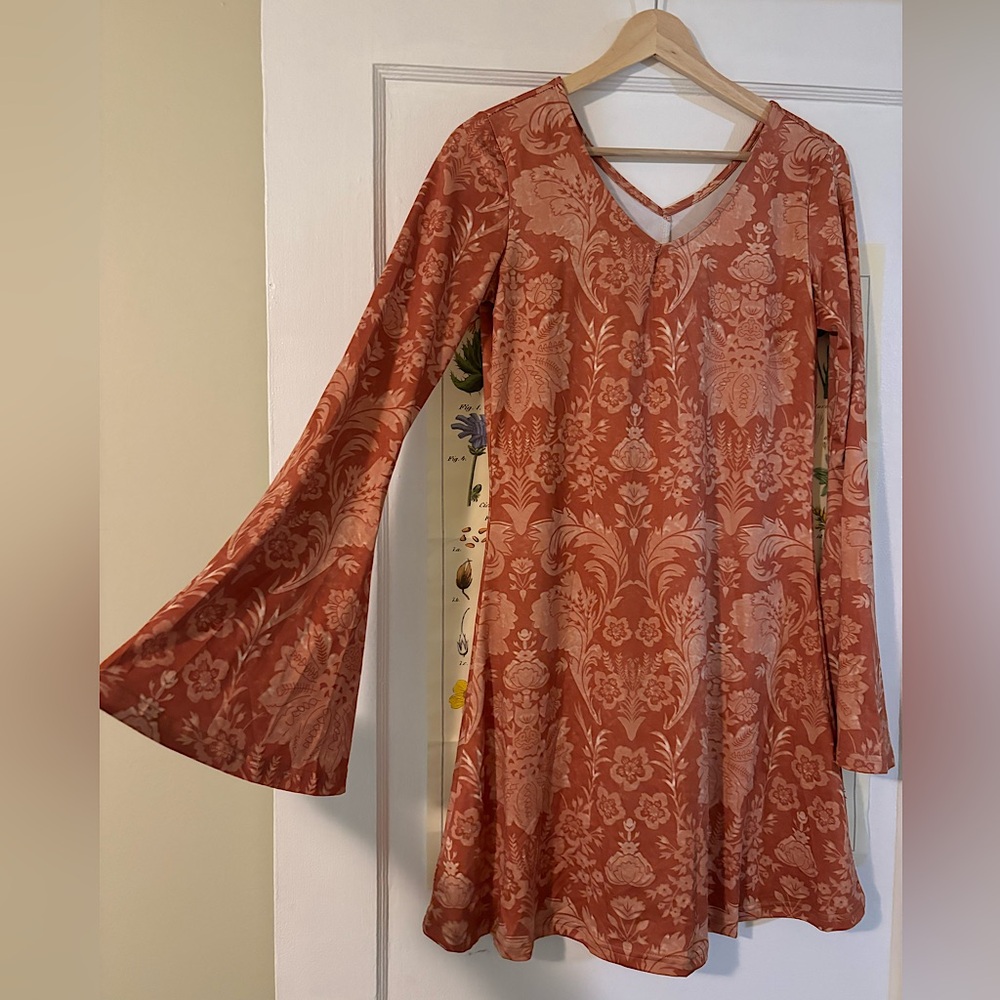 🌞BOHEMIAN DRESS, FLARE SLEEVES. Disco vibes